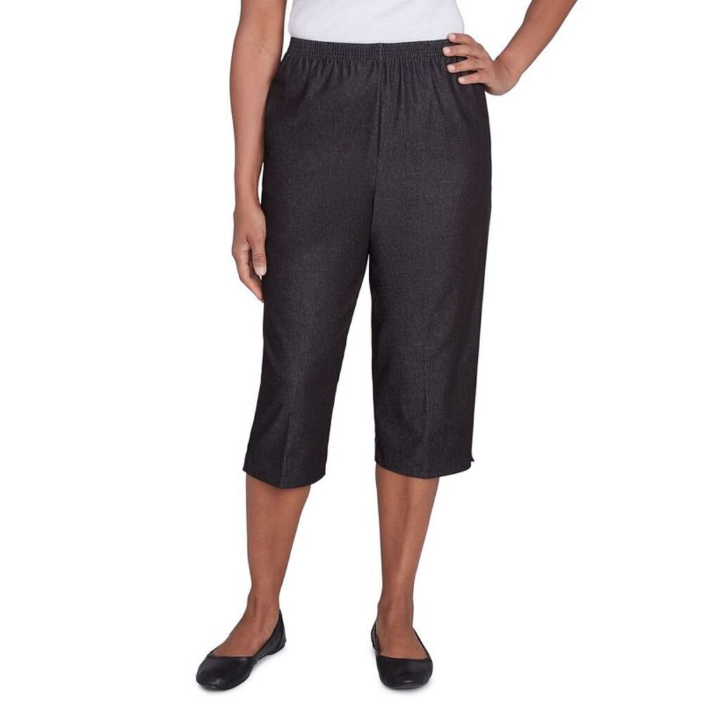 Alfred Dunner Petite Women's Relaxed Fit Pull-On Denim Capri Black 10P